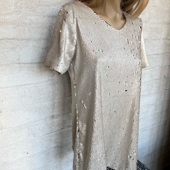 TABARONI CASHMERE Sequined Top, Fully Lined, Made in Italy. - Picture 3 of 9